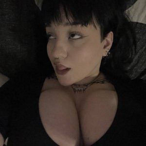 Chmonya Nude