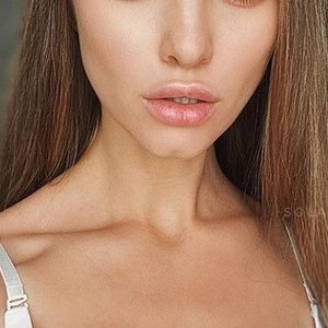 Solazola Nude