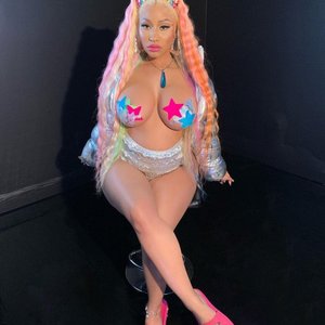 Niki Minazh Nude