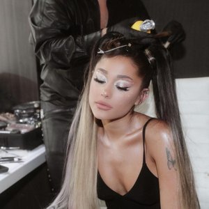 Ariana Grande Nude