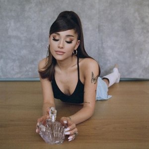 Ariana Grande Nude