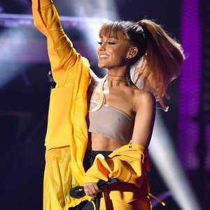 Ariana Grande Nude
