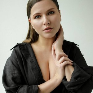 Yuliya Topolnitskaya Nude