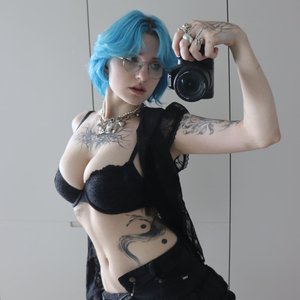 Lyra Crow Nude