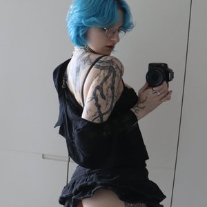 Lyra Crow Nude