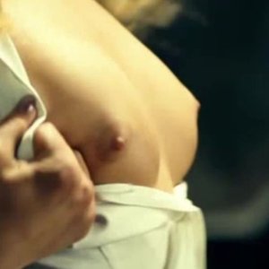 Oksana Akinshina Nude