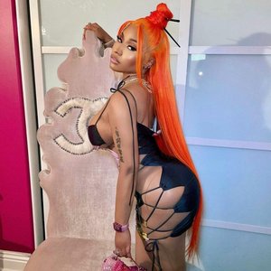 Niki Minazh Nude