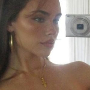 Medison Bir Nude