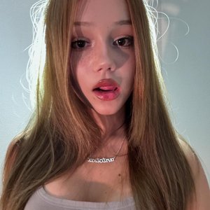 Antotka Nude