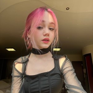 Antotka Nude
