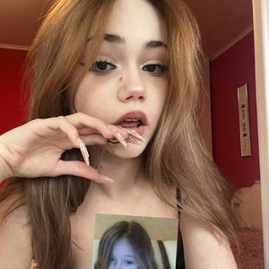Antotka Nude