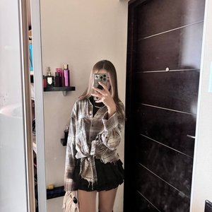 Antotka Nude