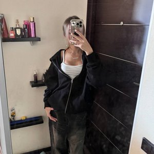 Antotka Nude