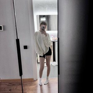 Antotka Nude