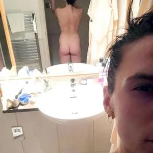 Kheyli Etvell Nude
