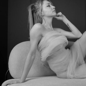 Shmeksi Utka Nude