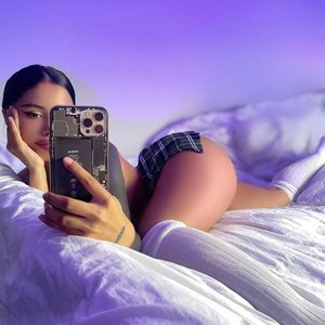 Gina Savage Nude
