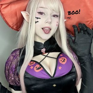 Upminaa Nude