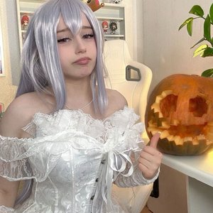 Upminaa Nude