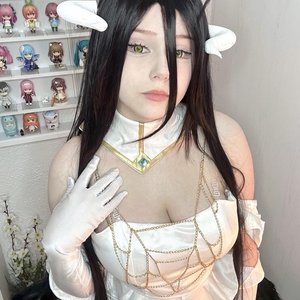 Upminaa Nude