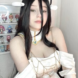 Upminaa Nude