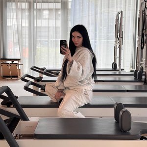 Zusje Nude