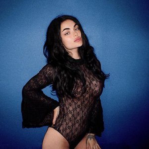 Zusje Nude
