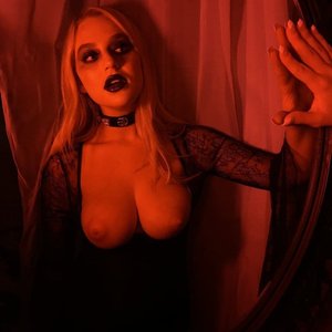 Blake Blossom Nude
