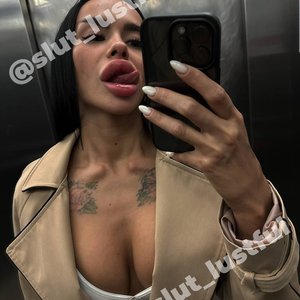 Lustful Slut Nude