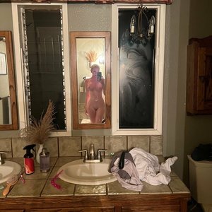 Msfiiire Nude