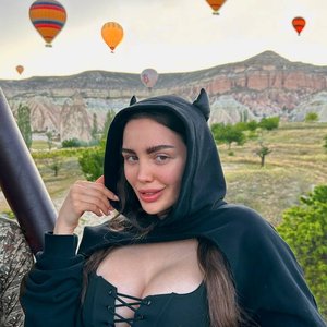 Toma Zhdanova Nude