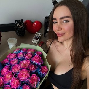 Toma Zhdanova Nude