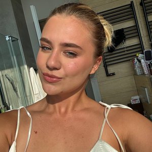 Katya Adushkina Nude