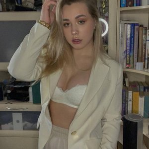 Kseniya Khoffman Nude