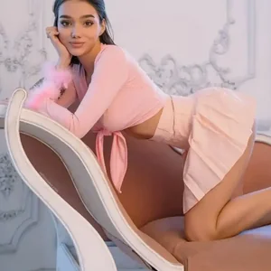 Selti Nude